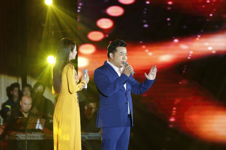 anh 2_ Quang L&ecirc;  s&acirc;u lắng trong Đ&ecirc;m t&acirc;m sự