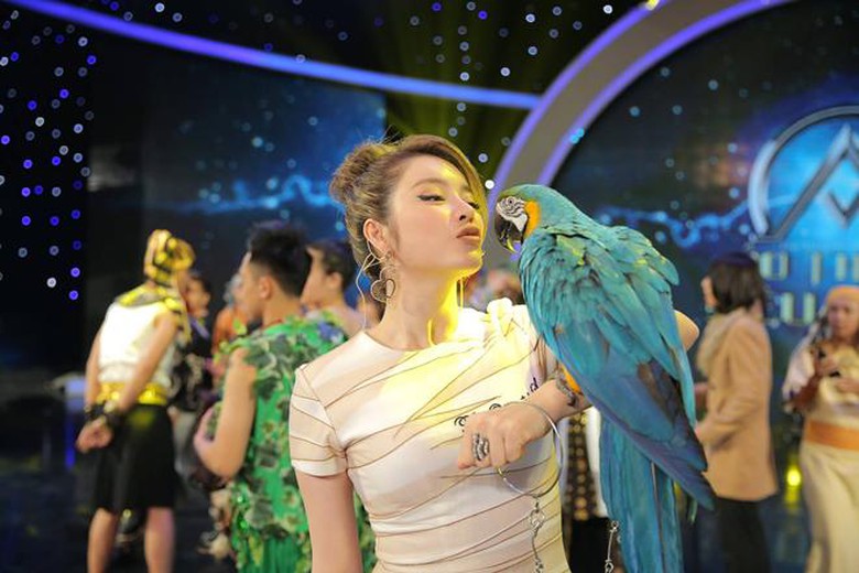 ly-nha-ky-di-lam-giam-khao-sau-tin-don-bi-bat-than