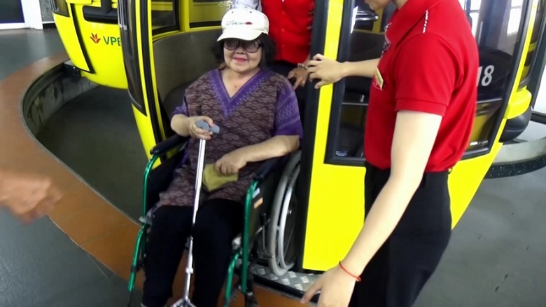 sun world ba na hills gi&uacute;p đỡ du kh&aacute;ch (3)