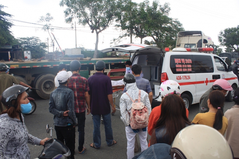 Lao-vao-tau-hoa-nguoi-dan-ong-tu-vong-tai-cho-2