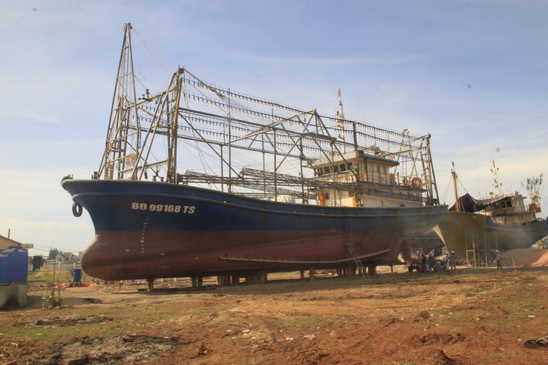 Giam-sat-ky-vie-sua-chua-tau-vo-thep-2