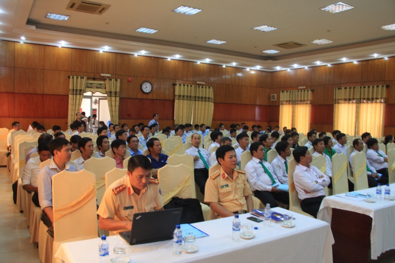 200-nguoi-tham-gia-tap-huan-kien-thuc-ATGT-1