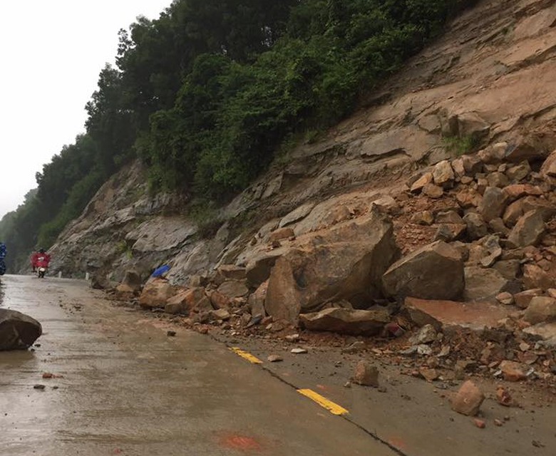 Sat-lo-dat-nghiem-trong-o-Quang-Nam-1