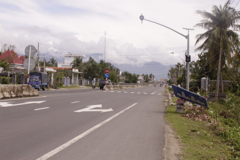 QL1-Khanh-Hoa-thiet-hia-nang-do-mua-bao-3