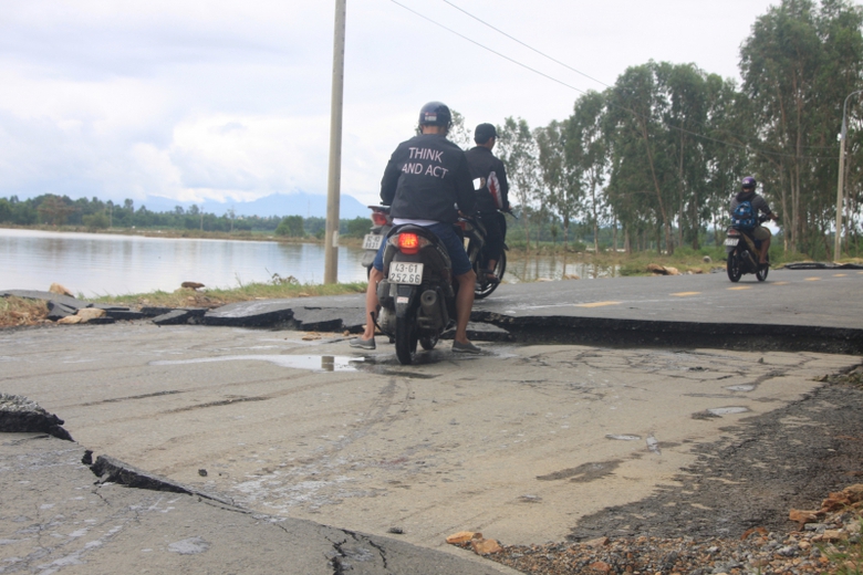 Giao-thong-Quang-Nam-vo-tran-do-mua-lu-8