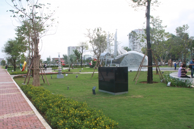 Cong-vien-vuon-tuong-APEC-dep-nao-long-tai-Da-Nang