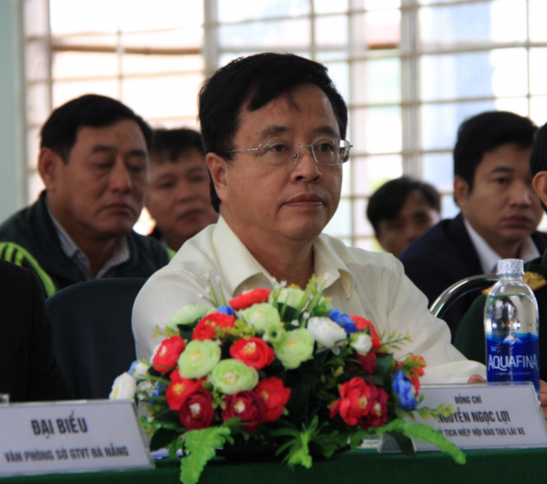 Hoi-giang-lai-xe-o-to-mo-to