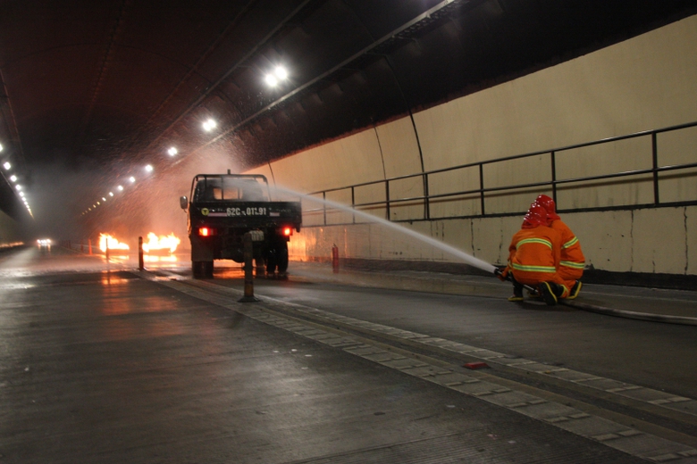 Dien-tap-chua-chya-va-cuu-ho-trong-ham-Hai-Van-4