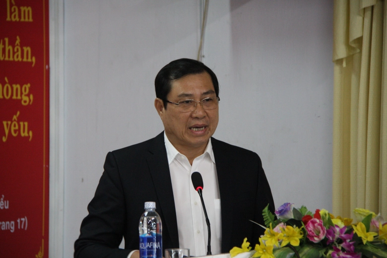 Cu-tr-Da-NANG-buc-xuc-o-to-do-truoc-mat-tien-2