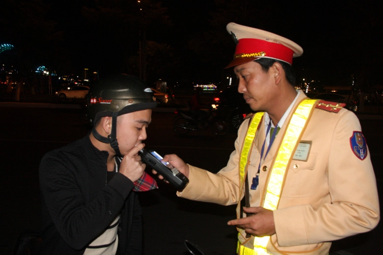 CSGT-Da-NANG-CANG-MINH-XU-LY-MA-MEN-CU-NHAY