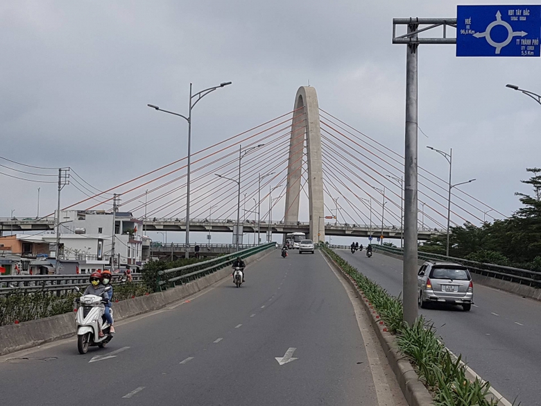 Cua-ngo-Da-Nang-thenh-thang-ngay-mung-4-Tet-6