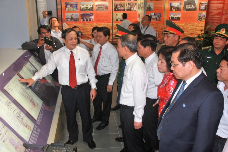 Dua-chu-quyen-Hoang-Sa-ve-voi-dat-me-Viet-Nam-3