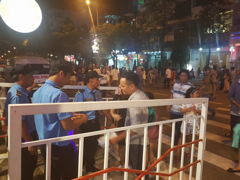 San-sang-khai-phao-Le-hoi-phao-hoa-3