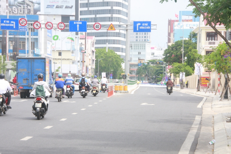 Nut-giao-Tay-cau-song-Han-ra-sao-ngay-dau-b0-den-d