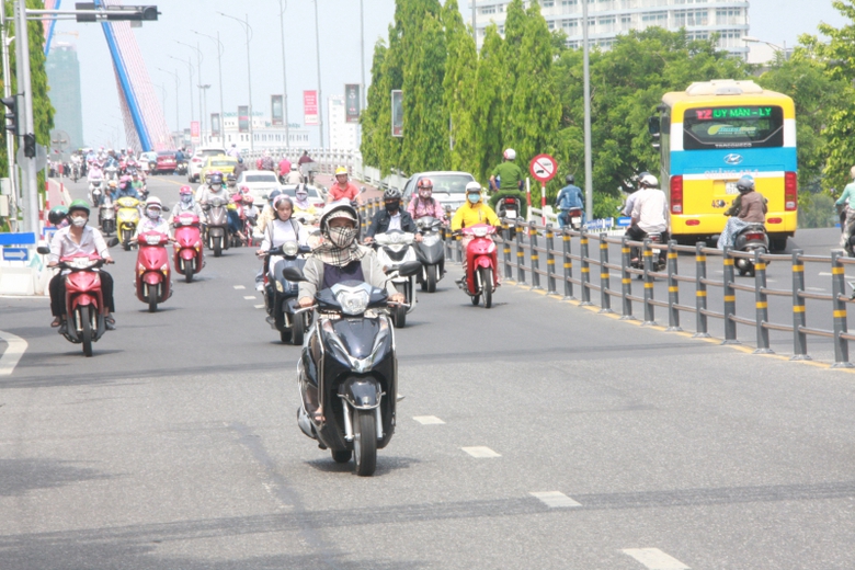 Nut-giao-Tay-cau-song-Han-ra-sao-ngay-dau-b0-den-d