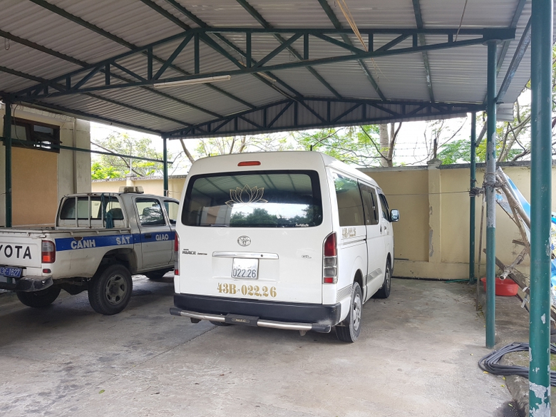 Nam-thanh-nien-nghi-ngao-da-trom-xe-khach-bo-tron