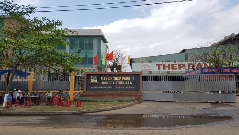 Hai-nha-may-thep-o-Da-Nang-tiep-tuc-bi-cam-hoat-do