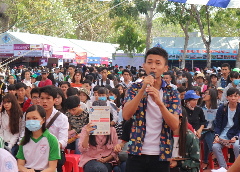 ngay-hoi-tuyen-sinh 1