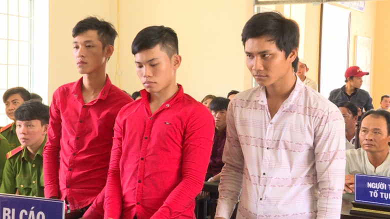 3 đối tương tai toa (3)