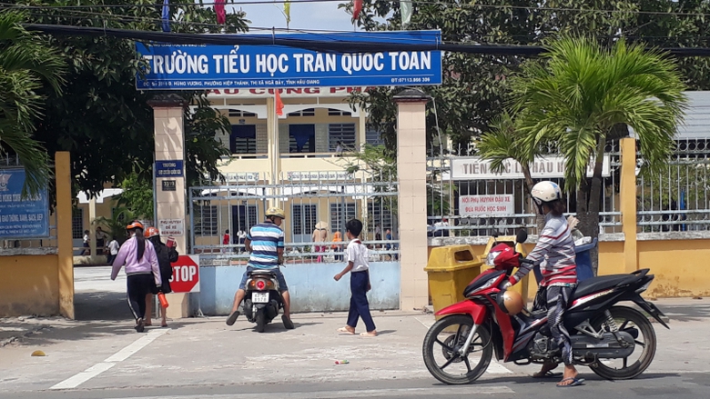 trường ng&atilde; bảy