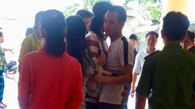 ảnh phi&ecirc;n t&ograve;a