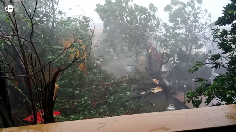 đảo an bang Trong b&atilde;o