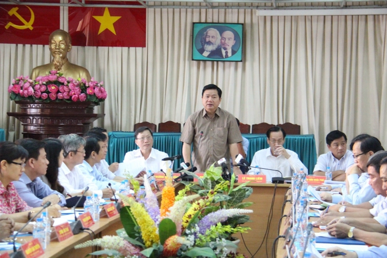 B&iacute; thư Đinh La Thăng tại buổi l&agrave;m việc với l&atilde;nh đạ