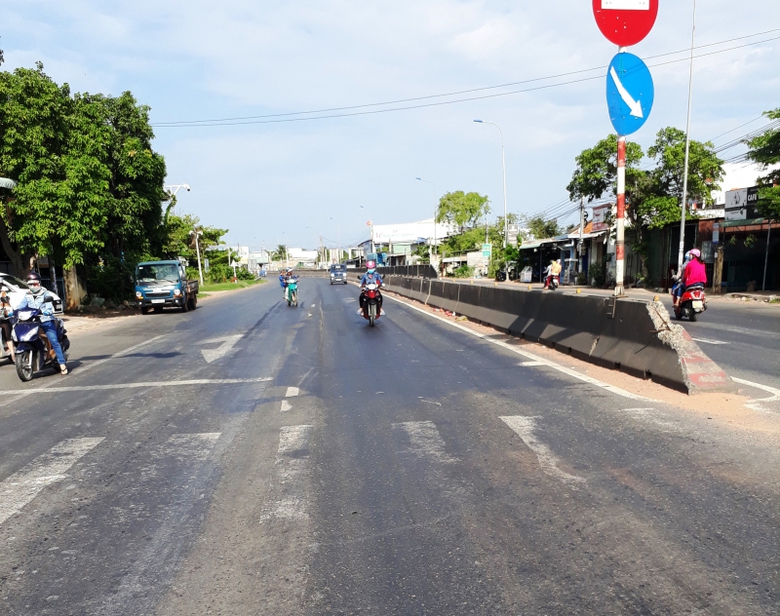 Han lun vet banh xe km1698+350