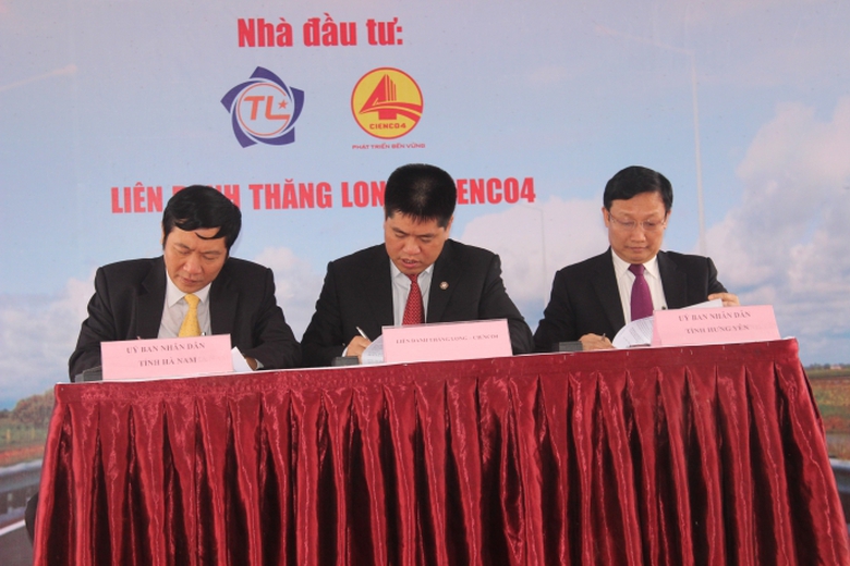 L&atilde;nh đạo hai tỉnh Hưng Y&ecirc;n, H&agrave; Nam v&agrave; nh&agrave; đầu tư k