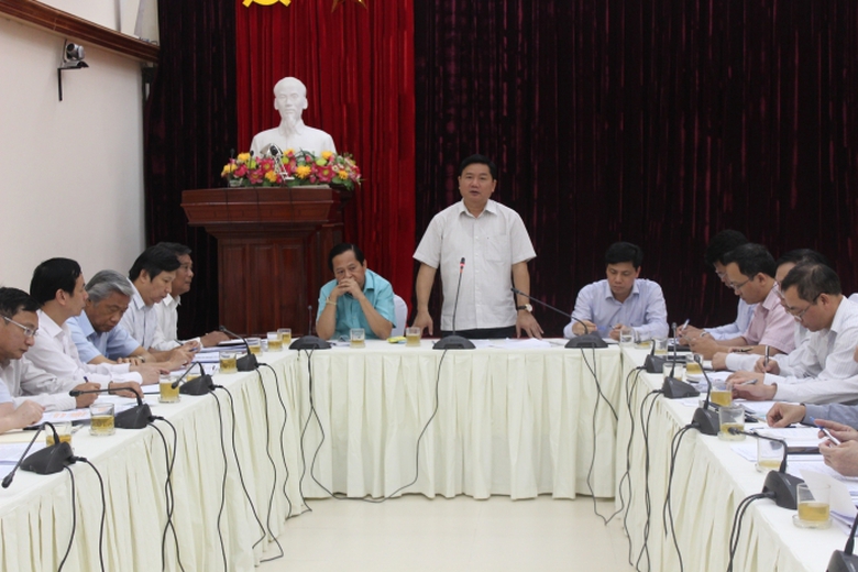 Bộ trưởng Thăng y&ecirc;u cầu xử l&yacute; nghi&ecirc;m xe qu&aacute; tải gắ