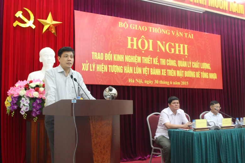 Thứ trưởng Nguyễn Ngọc Đ&ocirc;ng ph&aacute;t biểu tại hội nghị