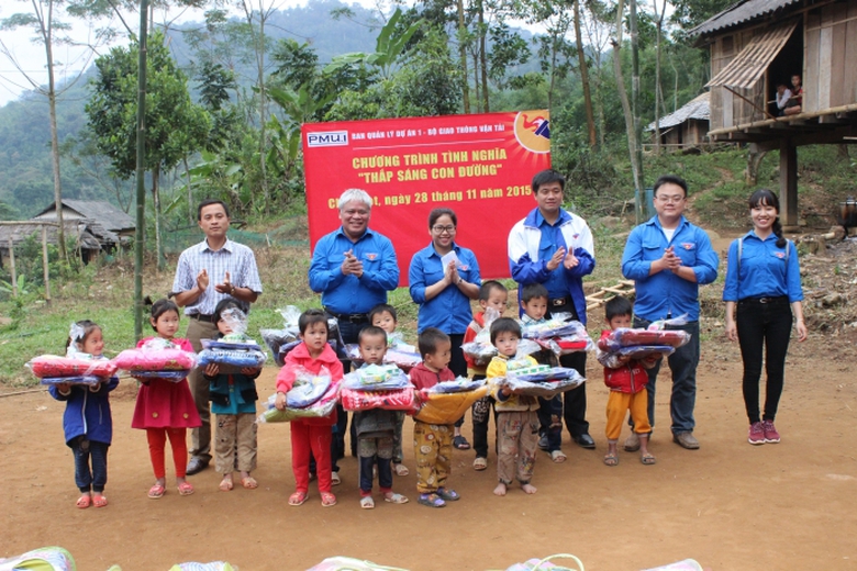 cac em hoc sinh ban cha khot nhan qua cua ban qlda