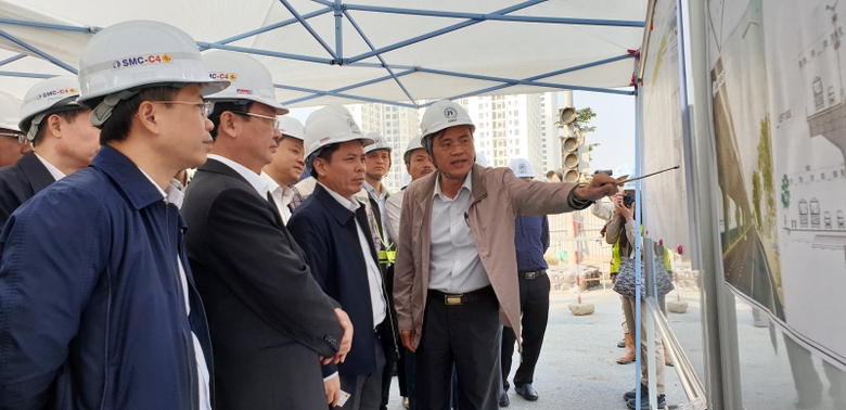 Bộ trưởng kiểm tra dự &aacute;n cầu cạn Mai Dịch - Nam Th