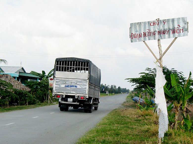 duongQuangLoPhungHiep2