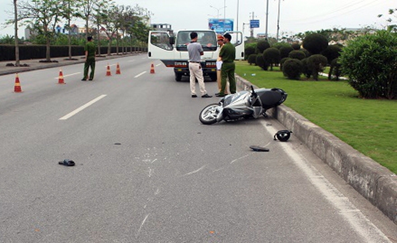 chiec xe may tai hien truong