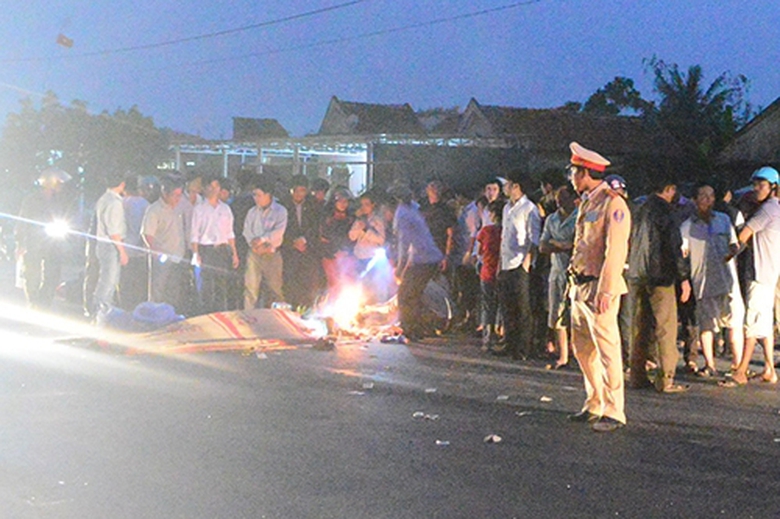 a-nhan-vien-y-te-tai-nan-4341-1425046904