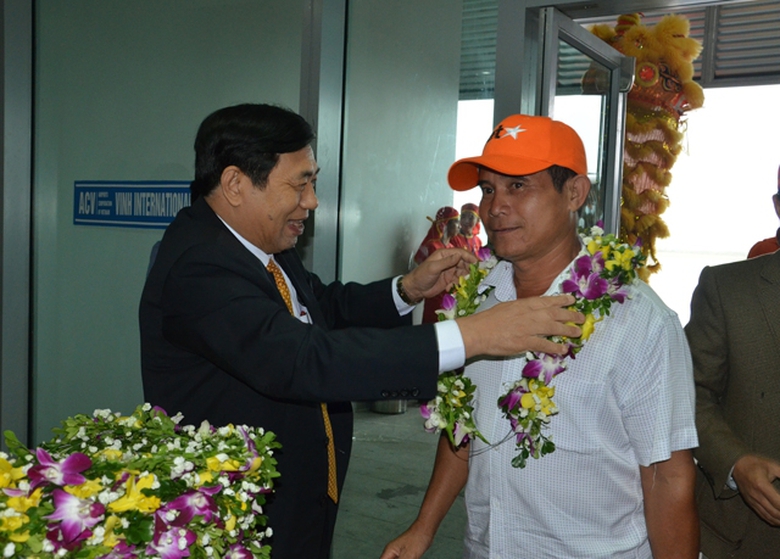 Khai trương đường bay Vinh &ndash; Cam Ranh 2