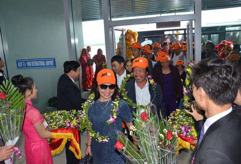 Khai trương đường bay Vinh &ndash; Cam Ranh 3