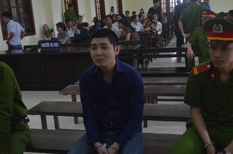 20 năm t&ugrave; cho kẻ nhẫn t&acirc;m tưới xăng thi&ecirc;u chết vợ 