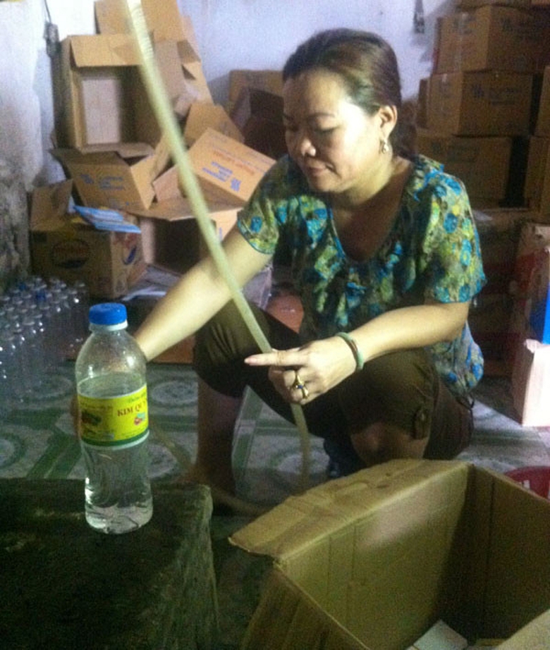 Nghệ An R&ugrave;ng rợn cơ sở chế dấm gạo từ axit