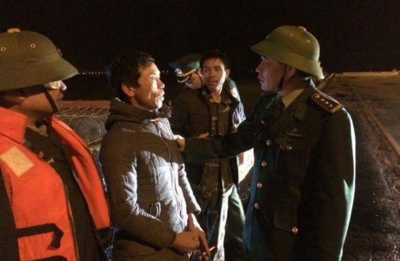 H&agrave; Tĩnh Cứu th&agrave;nh c&ocirc;ng 5 ngư d&acirc;n gặp nạn 2.