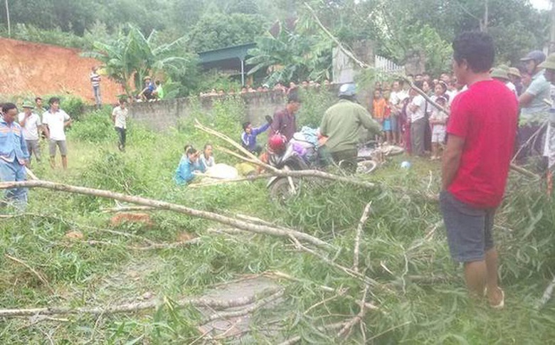 Hiện trường vụ điện giật chết người sau b&atilde;o ở Y&ecirc;n 