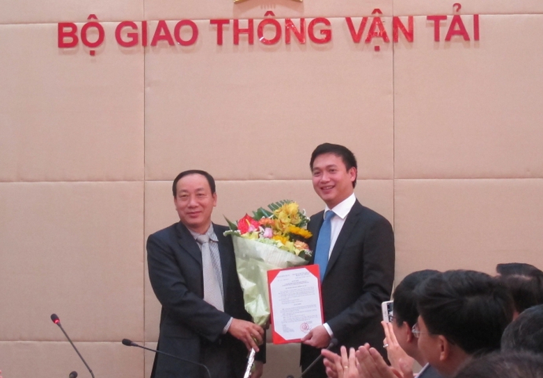 Trao-quyet-dinh-bo-nhiem-ong-Nguyen-Xuan-Anh