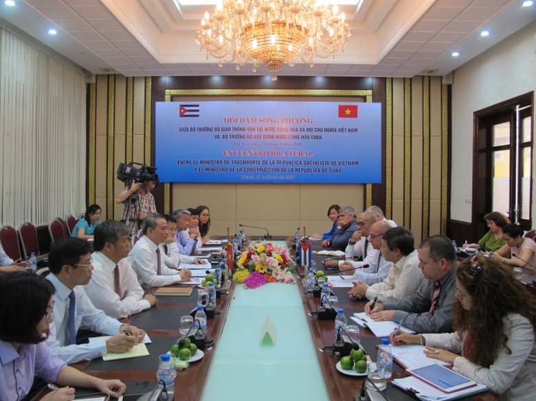 Bo-truong-Truong-Quang-Nghia-hoi-dam-BT-Bo-Xay-dun