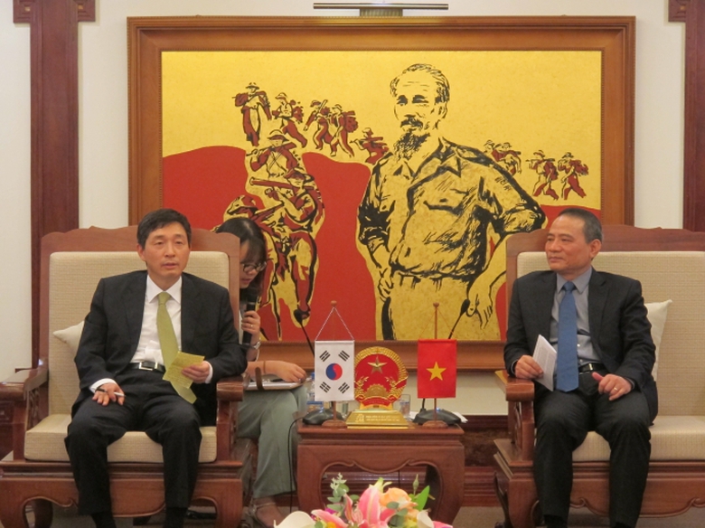 Bo-truong-BoGTVT-tiep-Dai-su-Han-Quoc