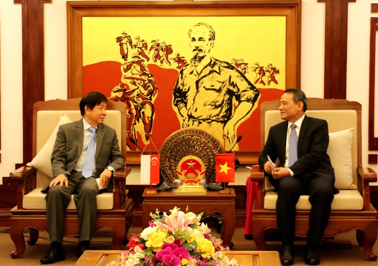 Bo-truong-GTVT-tiep-Chu-tich-Dang-Singapore