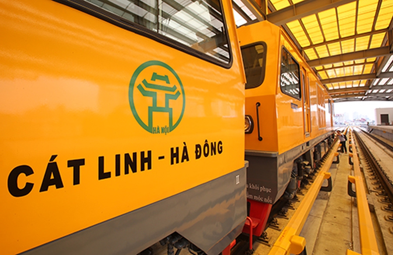toa-xe-diezel-cong-trinh-duong-sat-tren-cao
