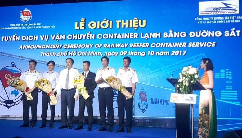 khai-truong-tau-container-lanh-Bac-Nam