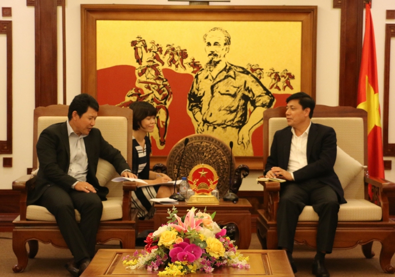 Thu-truong-Dong-tiep-Cong-su-Nhat-Ban-ve-du-an-ha-