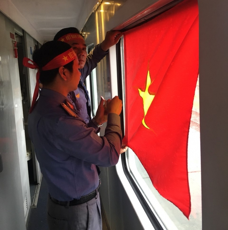 hanh-khach-di-tau-ung-ho-U23-Viet-Nam3